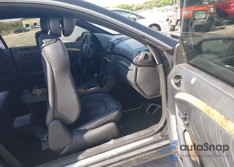 2009 Mercedes-Benz Clk 350 z USA, uszkodzony, nr VIN WDBTJ56H39F269302